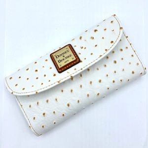 Dooney & Bourke Bags - Dooney & Bourke Wallet Dooney & Bourke Bags - Dooney & Bourke Wallet
